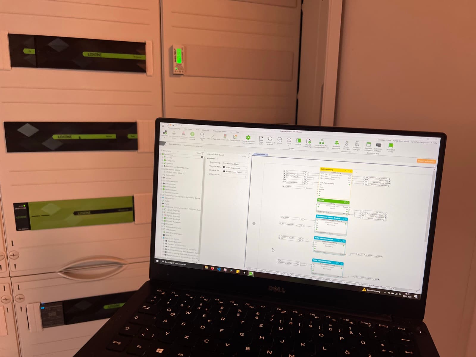 Loxone Config Programmierung am Laptop